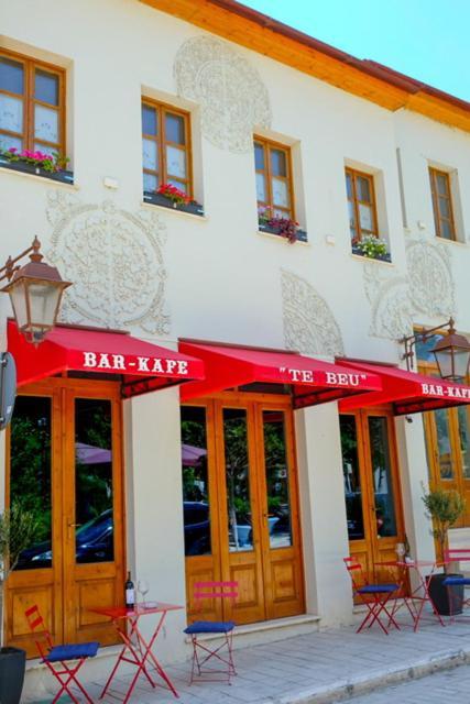 Tebeu Coffe And Bar Vlorë Exterior foto